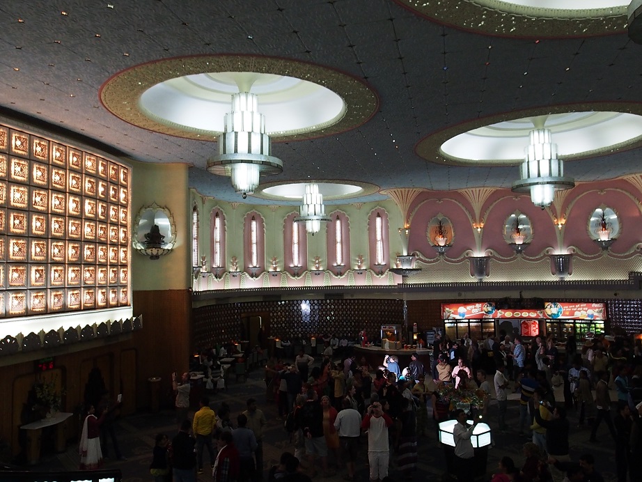SALLE ATTENTE DE CINEMA 